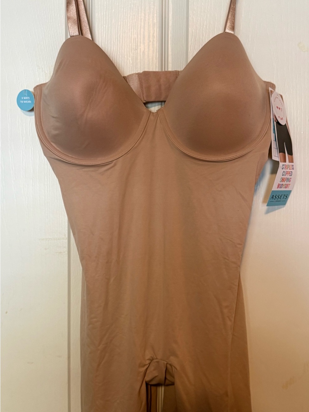 Seamless Nude Shaping Bodysuit with Built-In Cups